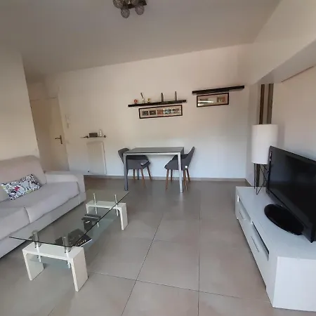Joli Entre Menton Et Monaco *